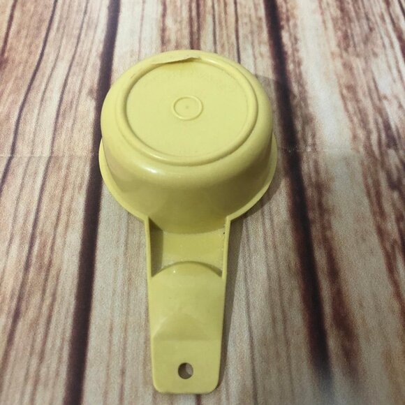 Vintage Tupperware Harvest Gold Nesting Measuring Cup 1/3 CUP Replacement 765-2 - Picture 6 of 13